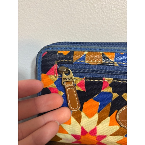 Fossil Geometric Multicolor Zip Around Wallet Organizer - Picture 4 of 7